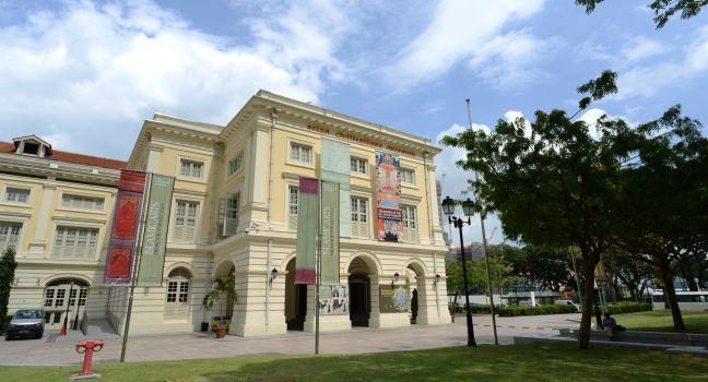 The Asian Civilisations Museum (ACM, Chinese: &#x4e9a;&#x6d32;&#x6587;&#x660e;&#x535a;&#x7269;&#x9986;) is an institution which forms a part of the three museums of the National Museum of Singapore. It is one of the pioneering museums in the region to spec