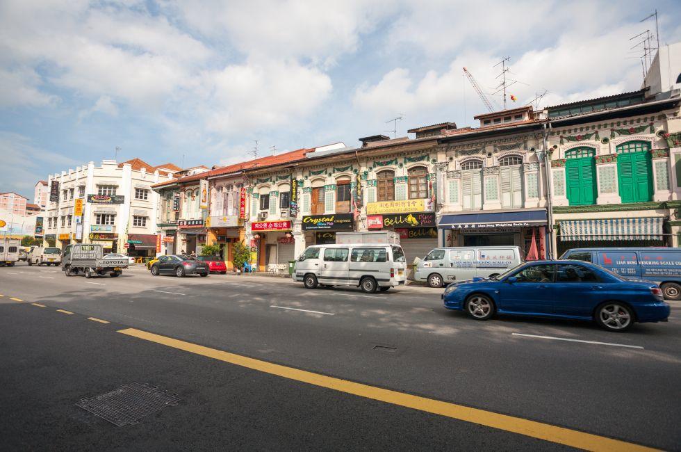 SINGAPORE - NOVEMBER 05, 2012: Geylang district. Architecture Singapore diverse, it varies ranges from the colonial period to the forms of modern architecture, including trends from around the world.