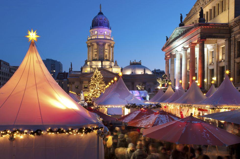 Christmas market in Berlin; Shutterstock ID 84772216; Project/Title: Fodors; Downloader: Melanie