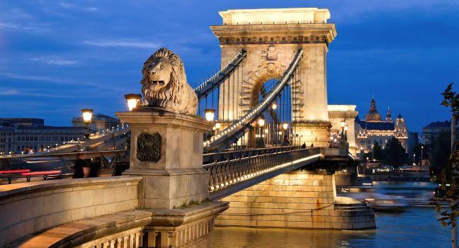 SzÃ©chenyi LÃ¡nchÃ­d, The Chain Bridge, Budapest, Hungary, Europe