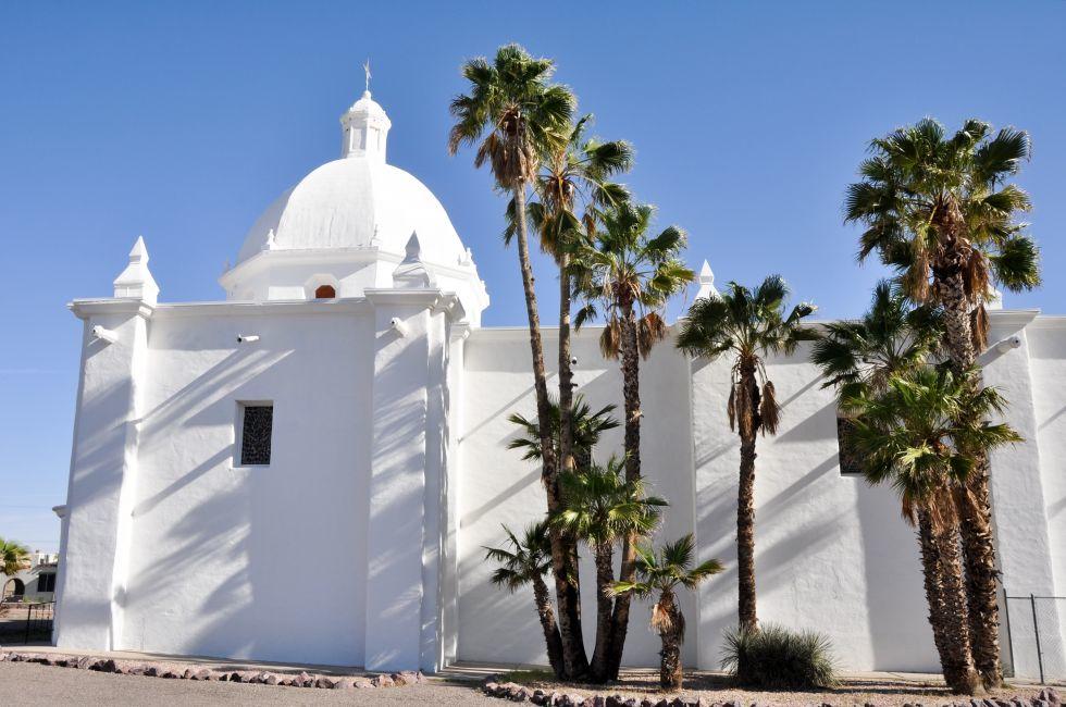 Immaculate Conception Church, Ajo, Arizona (USA).