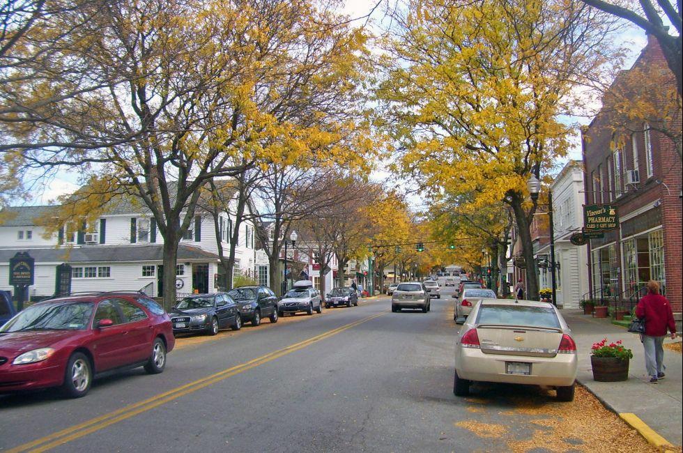 View east down Franklin Avenue in Millbrook, NY, USA