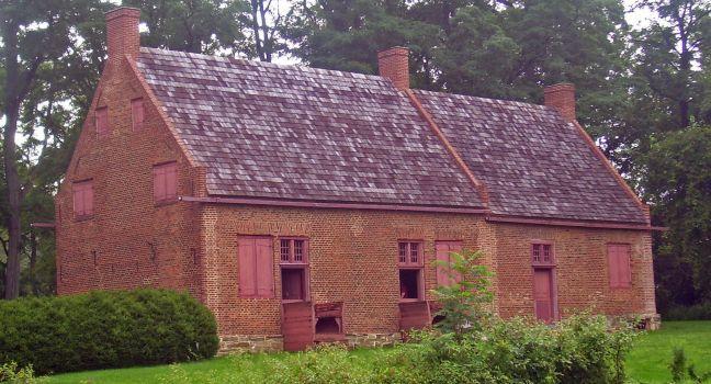 Luycas Van Alen House, a surviving Dutch colonial farmhouse on NY 9H outside Kinderhook, NY, USA
