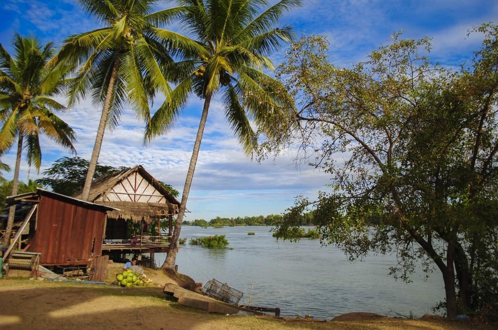 Si-Phan-Don (Four Thousand Islands) is a group of islands in the Mekong River in Southern Laos.