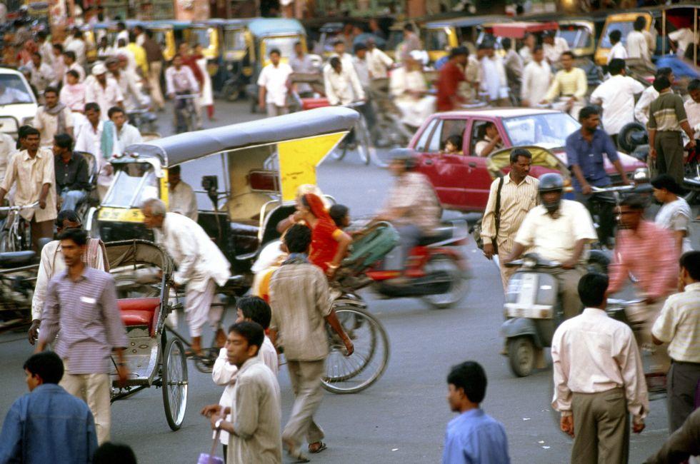 Navigating trafic downtown Jaipur, Rajasthan, India