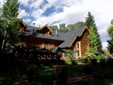 Lodge at Red River Ranch, Outside the Park