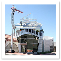 041409_liberace.jpg