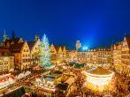 Traditional christmas market in the historic center of Frankfurt, Germany. 