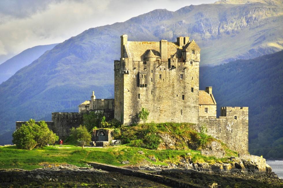 Eilean Donan Castle is a small island in Loch Duich in the western Highlands of Scotland. It is connected to the mainland by a footbridge and lies about half a mile from the village of Dornie.; Shutterstock ID 105740699; Project/Title: Fodor's Scotland; De