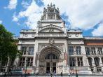 Victoria & Albert Museum, Kensington, London, England.