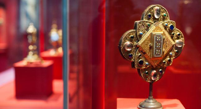 Jewelry, Musee National du Moyen-Age, Paris, France