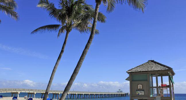 DEERFIELD BEACH, FLORIDA - FEBRUARY 1: With average winter temperatures in the 60s and 70s the scenic beachfront is a great place to relax on February 1, 2013 in Deerfield Beach, Florida. ; 