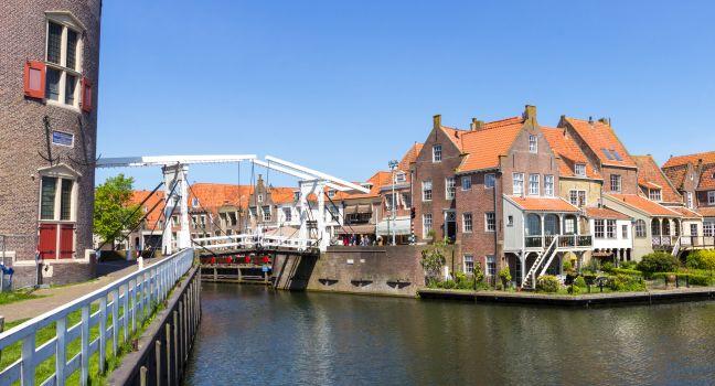 Houses and a draw-bridge in Enkhuizen, The Netherlands. The city was once one of the harbour-towns of the VOC.
