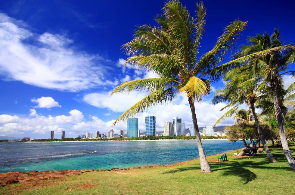 A view of Ala Moana from the park-lands point, situated on the island of Oahu, Hawaii.