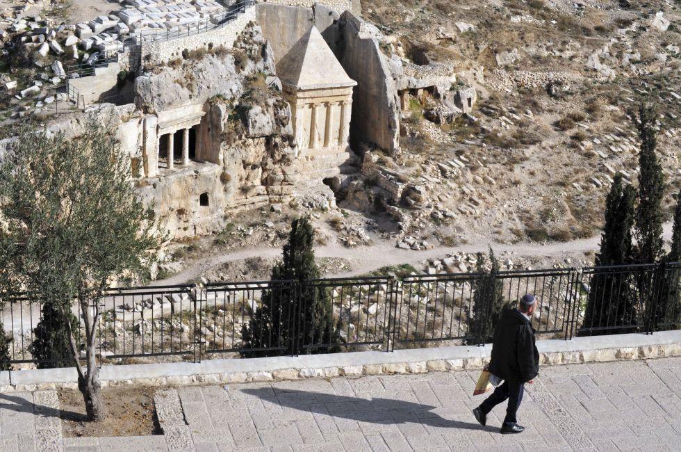 JERUSALEM - SEP 28:Jewish man pass by Tomb of Zechariah in Mt of Olives on September 28 2007 Jerusalem, Israel.It's believed to be the burial place of priest Zechariah and where the Messiah will trod.