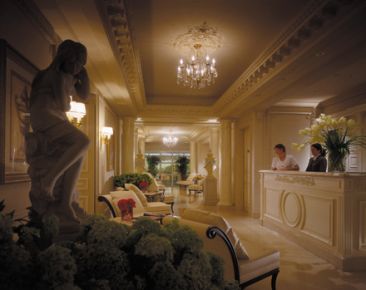 Four Seasons H&ocirc;tel George V Paris, The Champs-&Eacute;lys&eacute;es