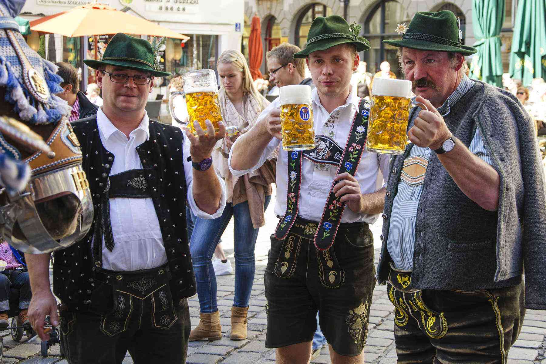 Traditional Bavarian Guy German Rutger Lederhosen Beer Oktoberfest