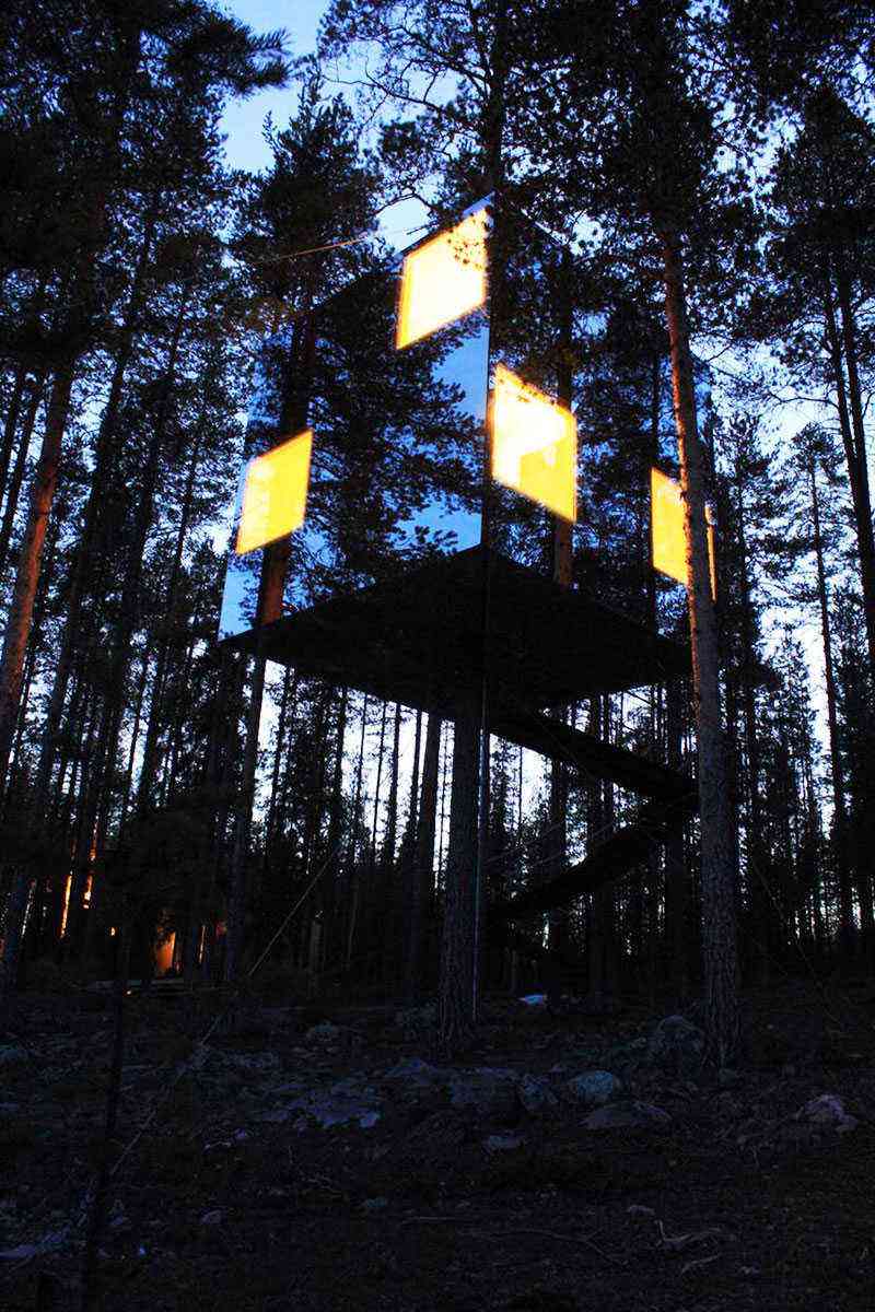 Unusual-Treehouses-Mirrorcube-4