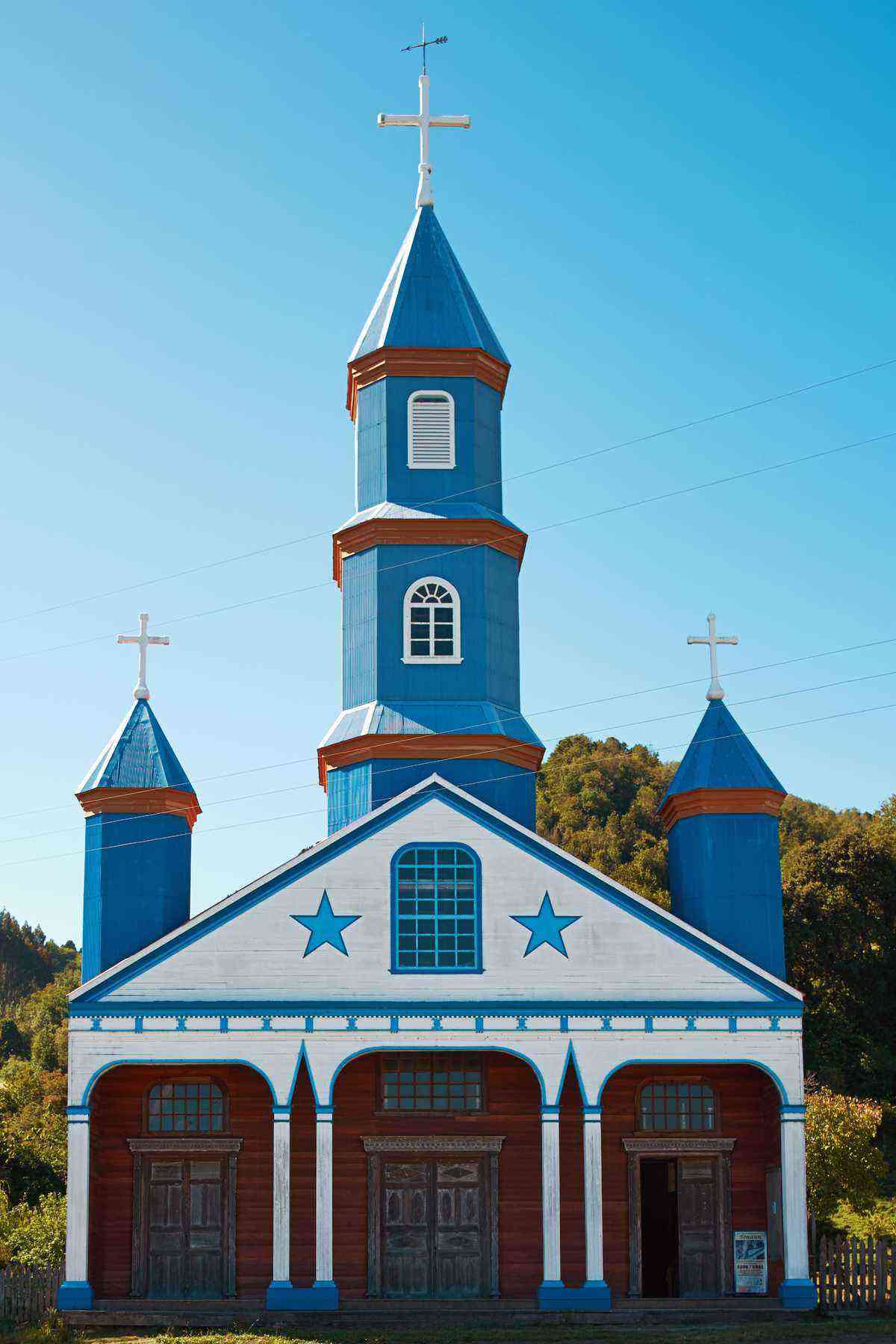 Weird-Chile-Tenaun-Church-2