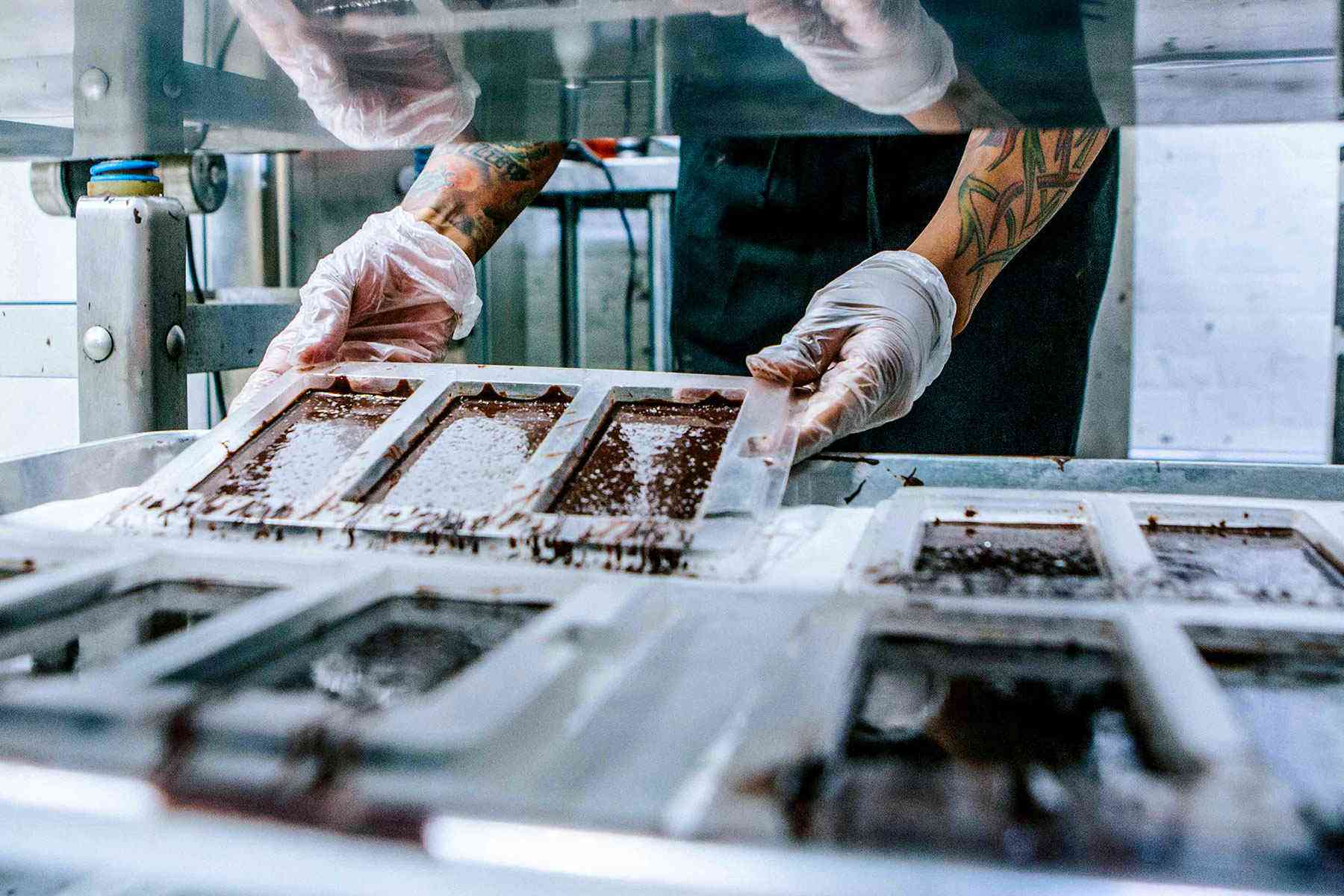 Candy-Factory-Tours-Raaka-Chocolate-1