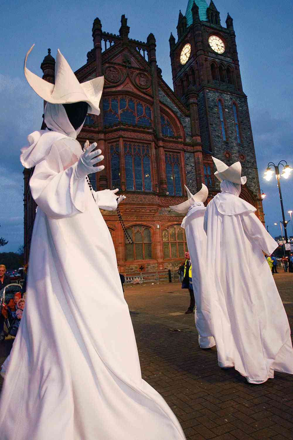 Halloween-Around-The-World-Banks-Of-The-Foyle-Halloween-Carnival-2