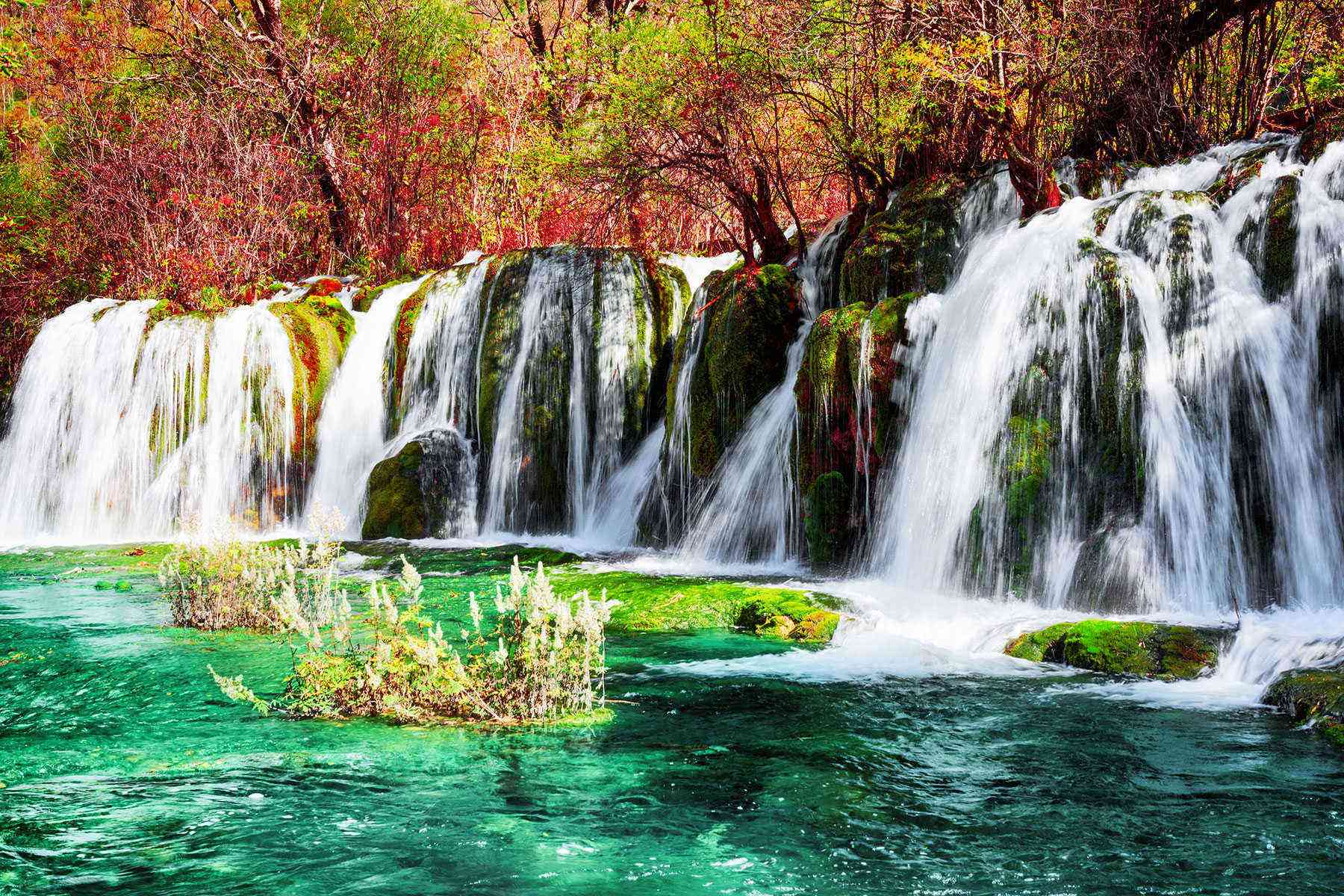 Leaf-Peeping-China-Jiuzhaigou-Valley-3