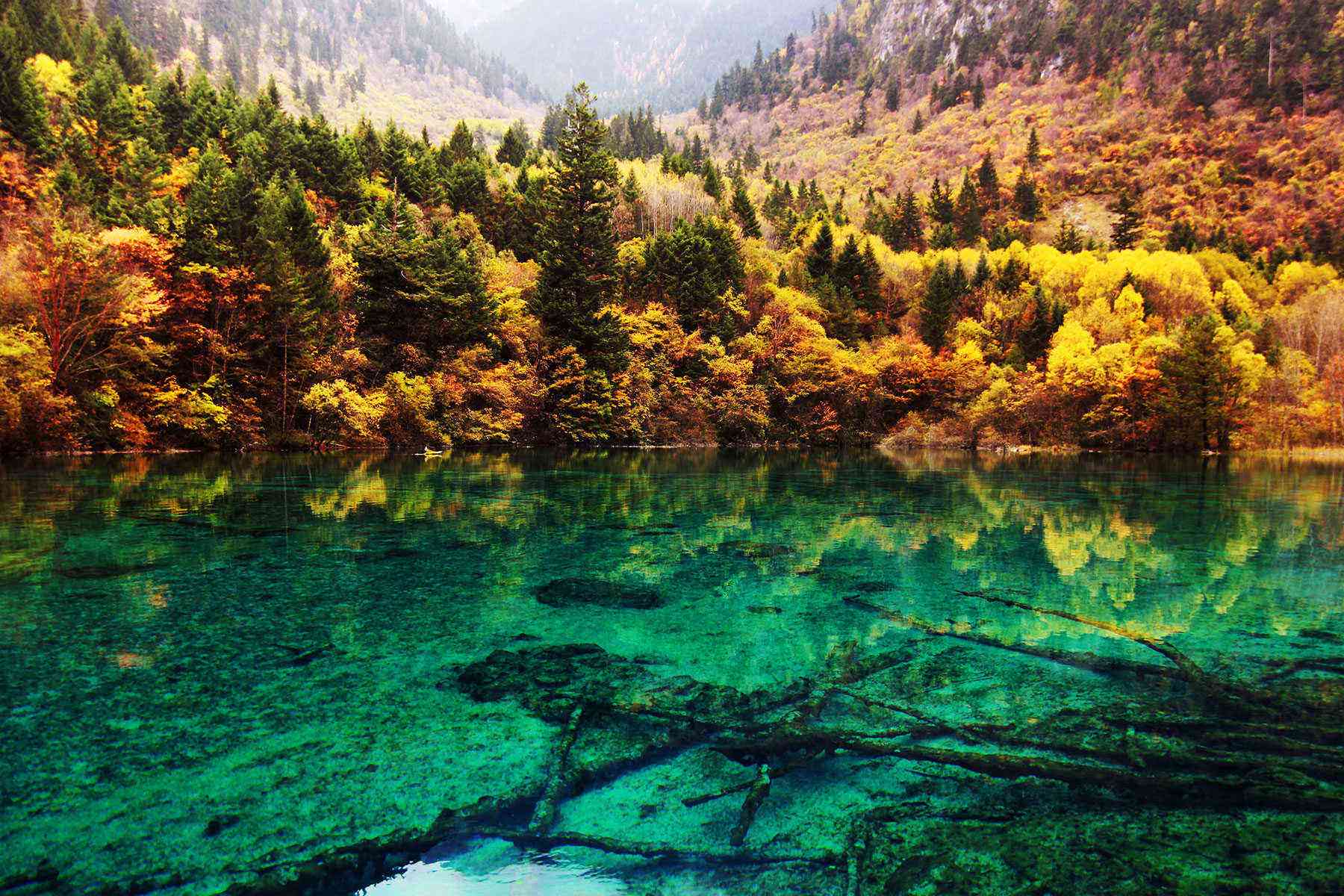 Leaf-Peeping-China-Jiuzhaigou-Valley-4