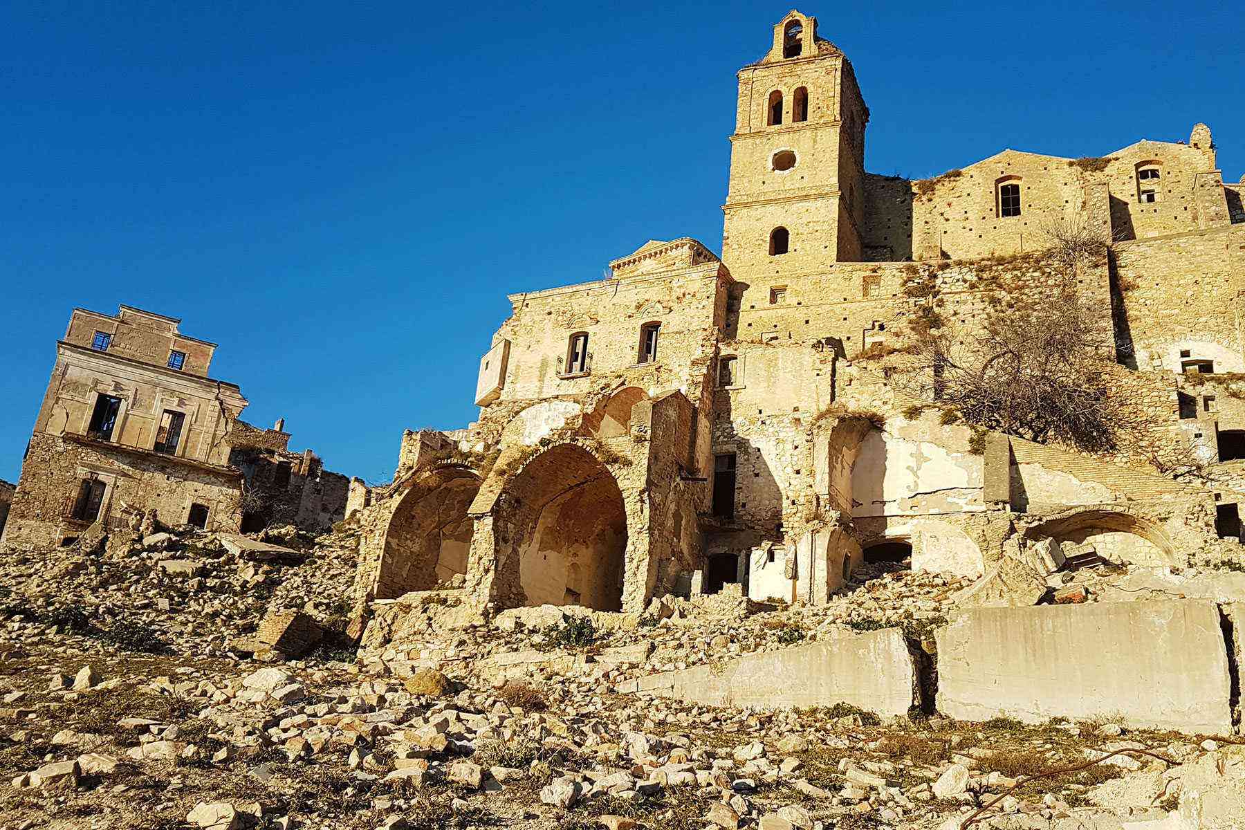 Medieval-Italian-Towns-Craco