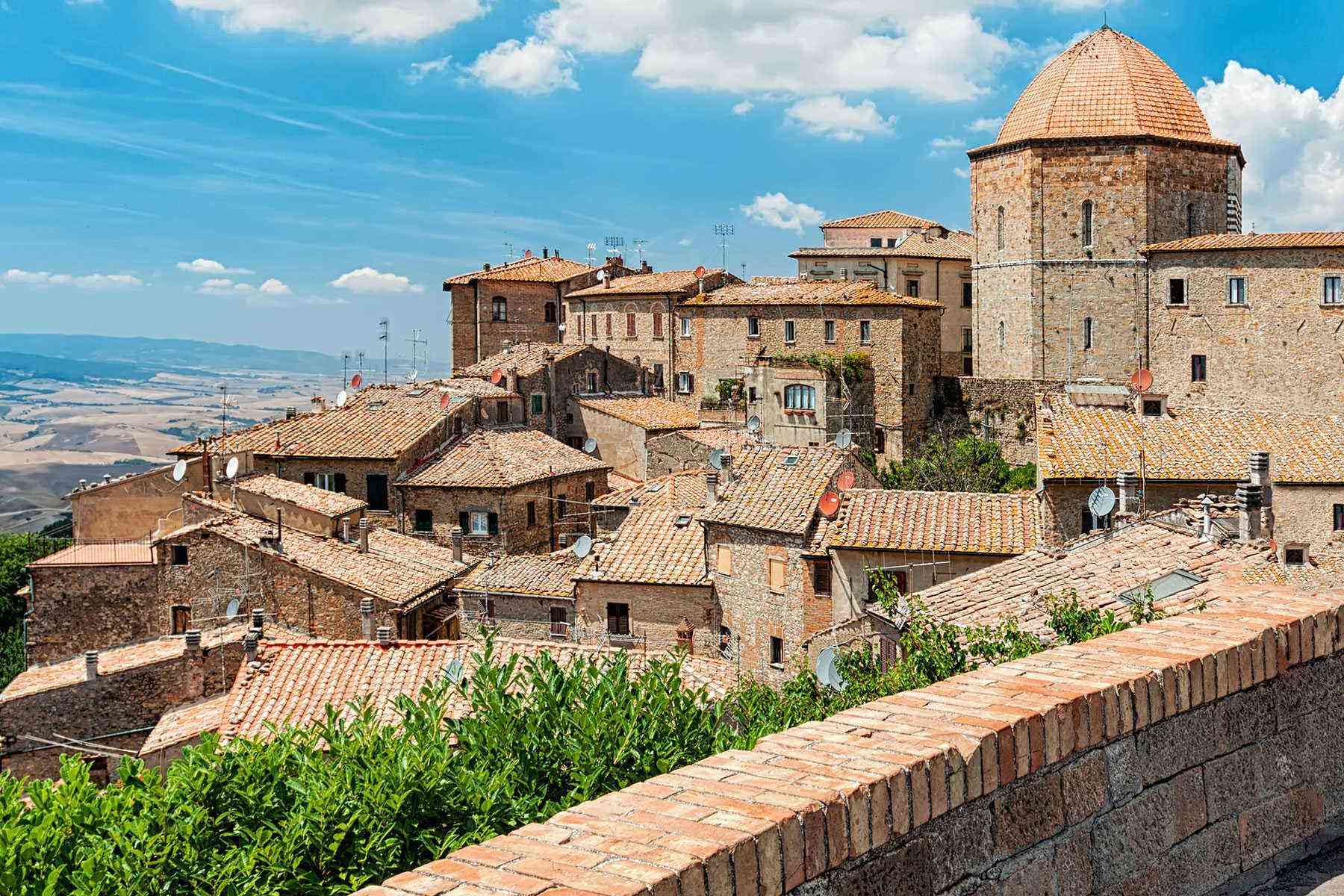 Medieval-Italian-Towns-Volterra-1