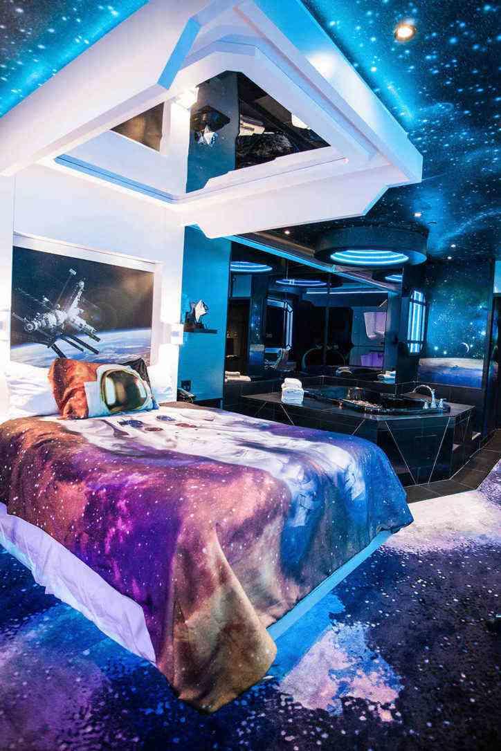 Look at These SpaceThemed Hotel Rooms!
