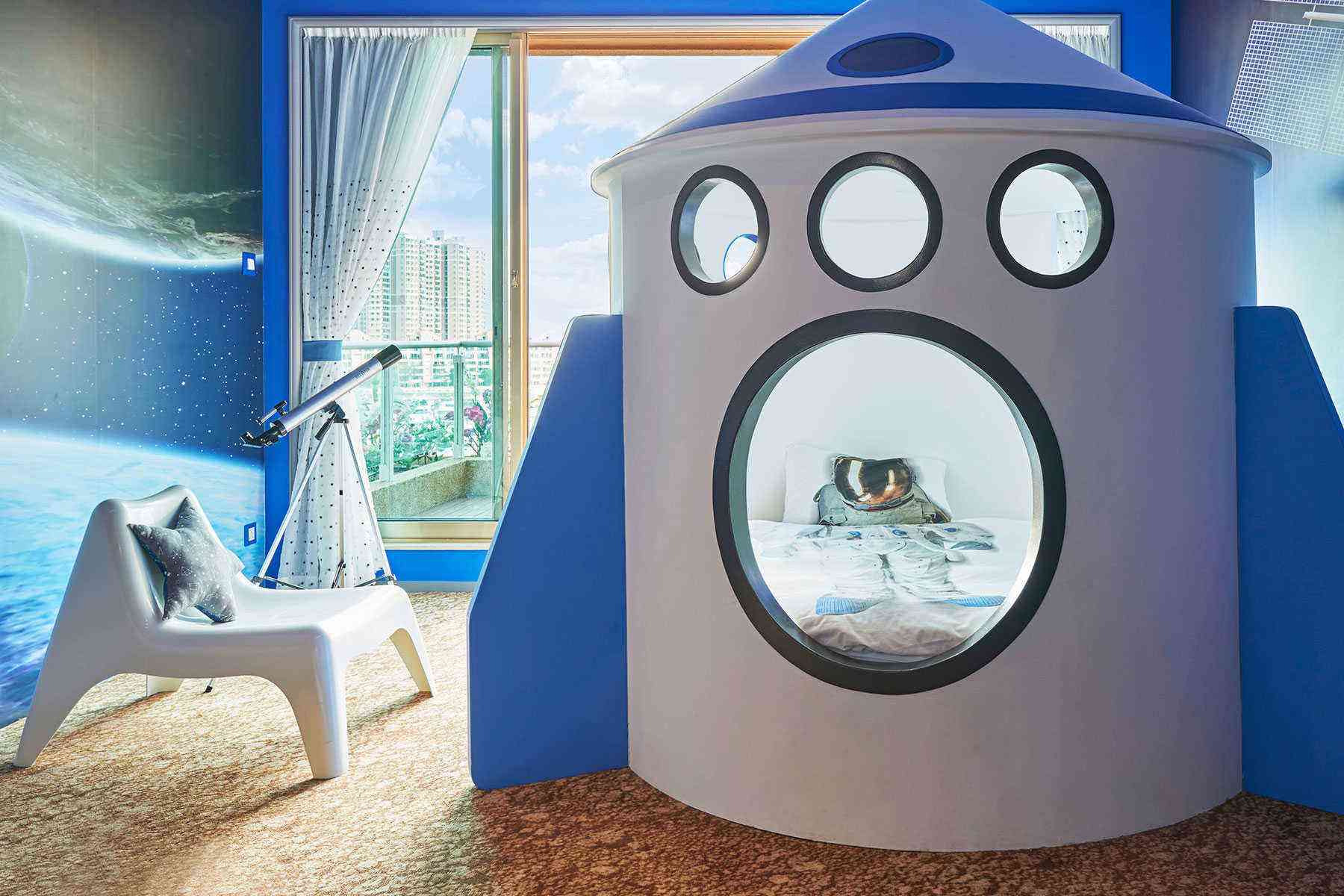 Space-Hotels-Hong-Kong-Gold-Coast-Hotel-4