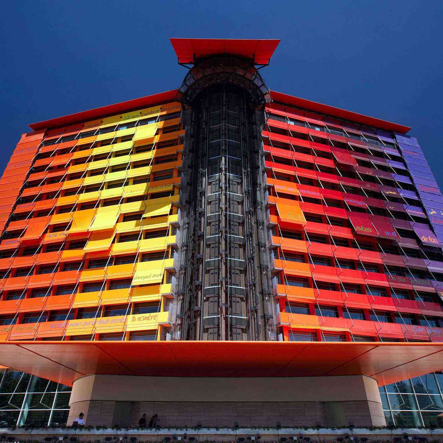 Space-Hotels-Hotel-Silken-Puerta-America-5