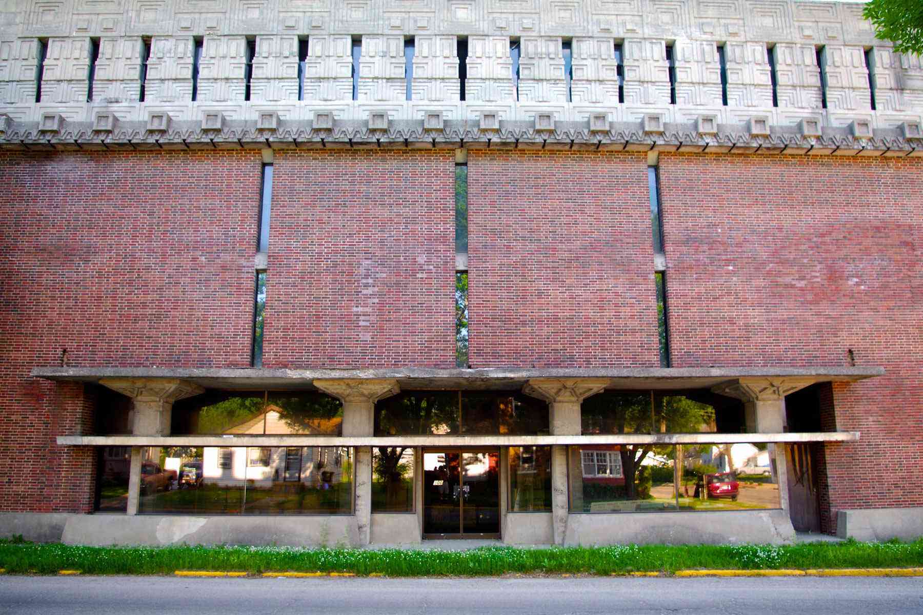 Frank-Lloyd-Wright-Wisconsin-AD-German-Warehouse-1