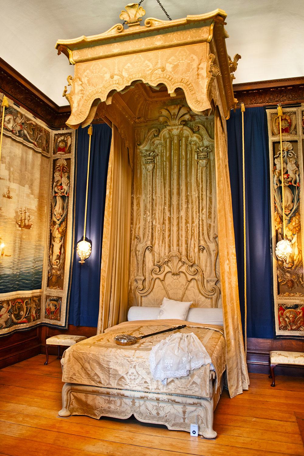 Ultimate-Things-To-Do-London-Hampton-Court-Palace-3