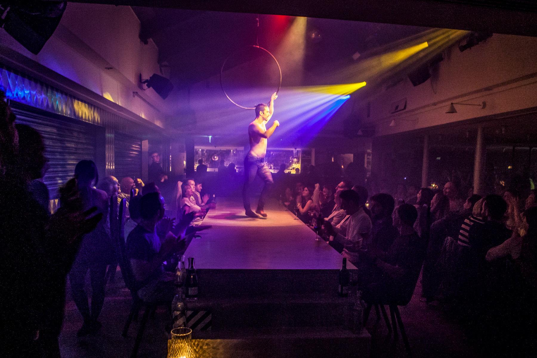 Crazy-Dining-Experiences-Circus