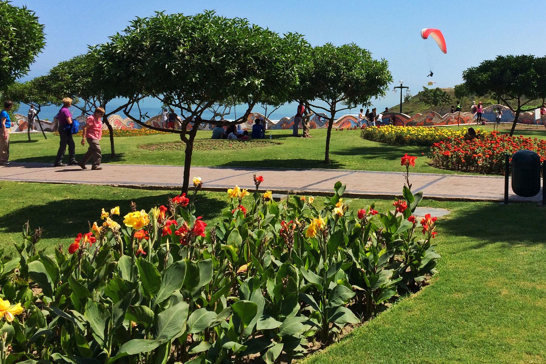 Pretty-Peru-1-Lima-Parque-Amor