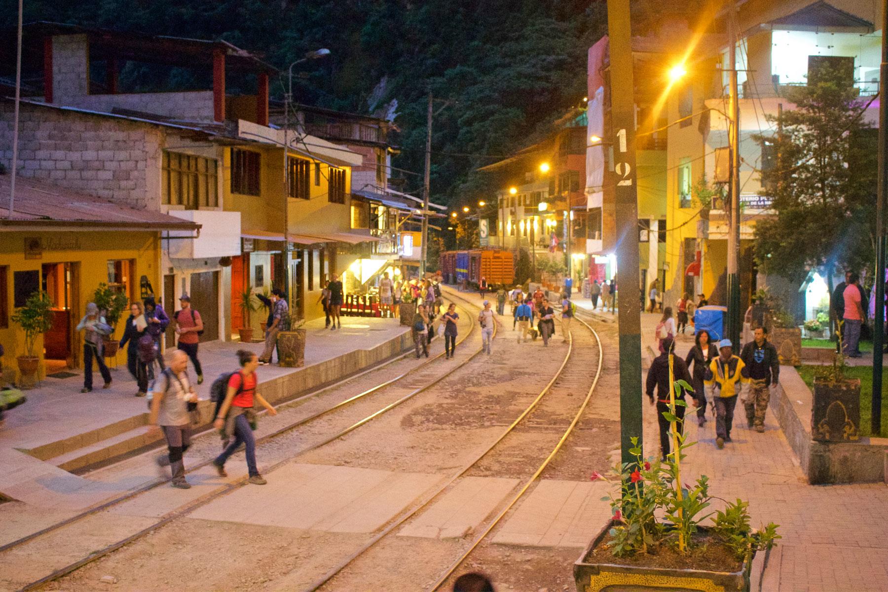 Pretty-Peru-12-Train-Tracks