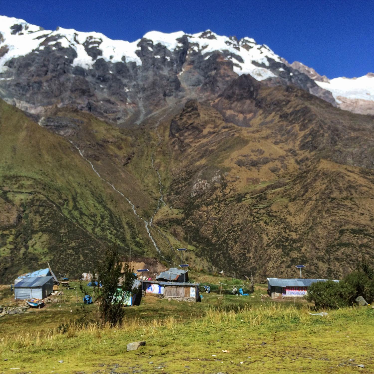 Pretty-Peru-9-Houses-Under-Mountain