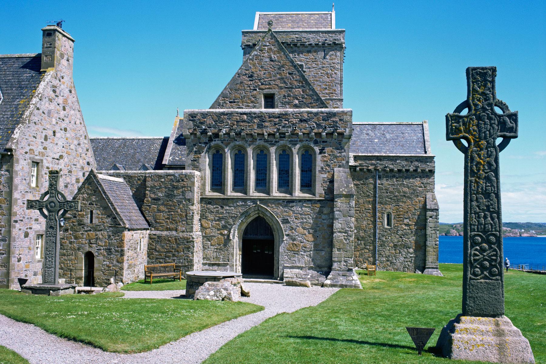 Ultimate-Scotland-Iona-Abbey