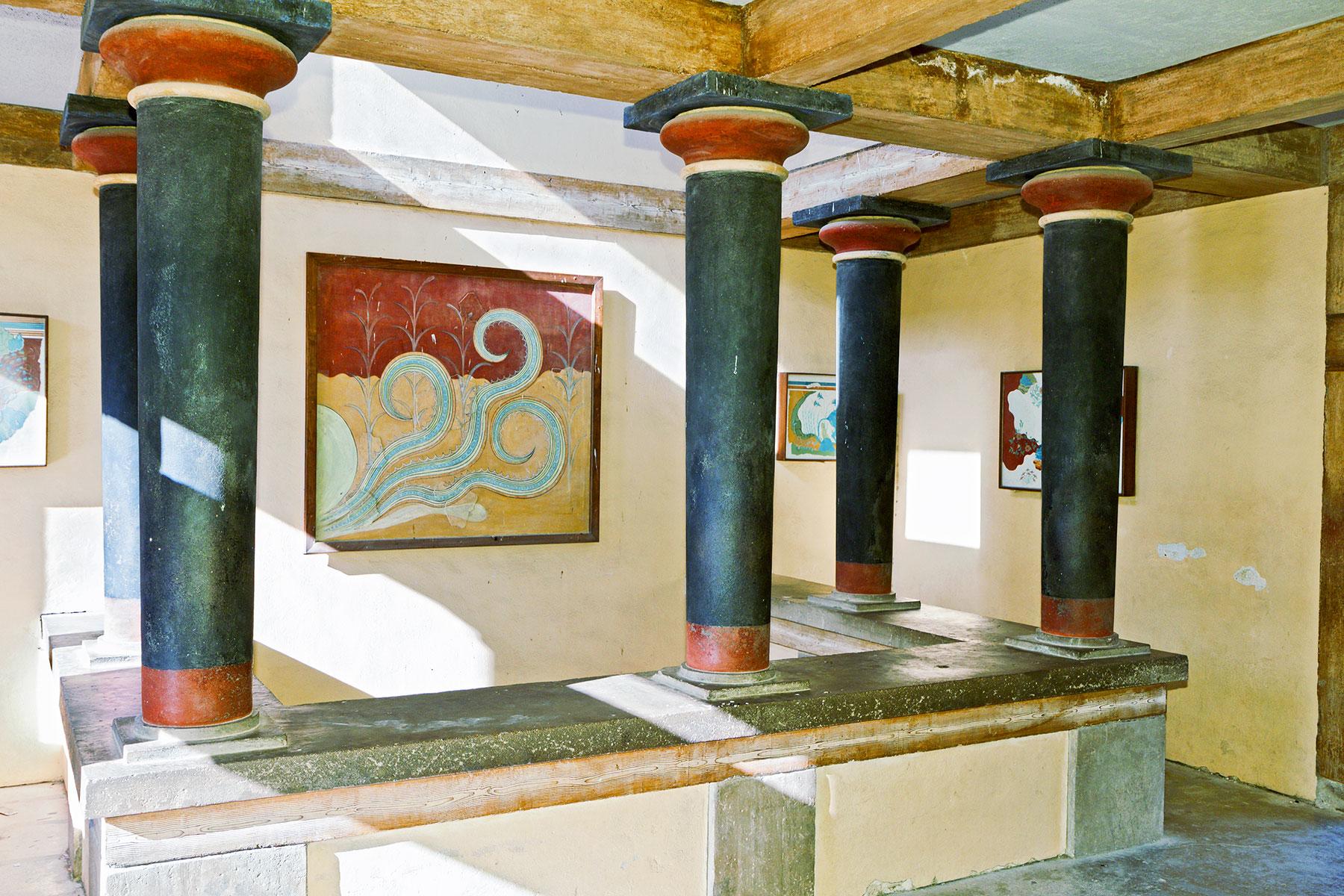 Ultimate-Things-To-Do-Greece-Stroll-Europes-Oldest-City-Knossos-01