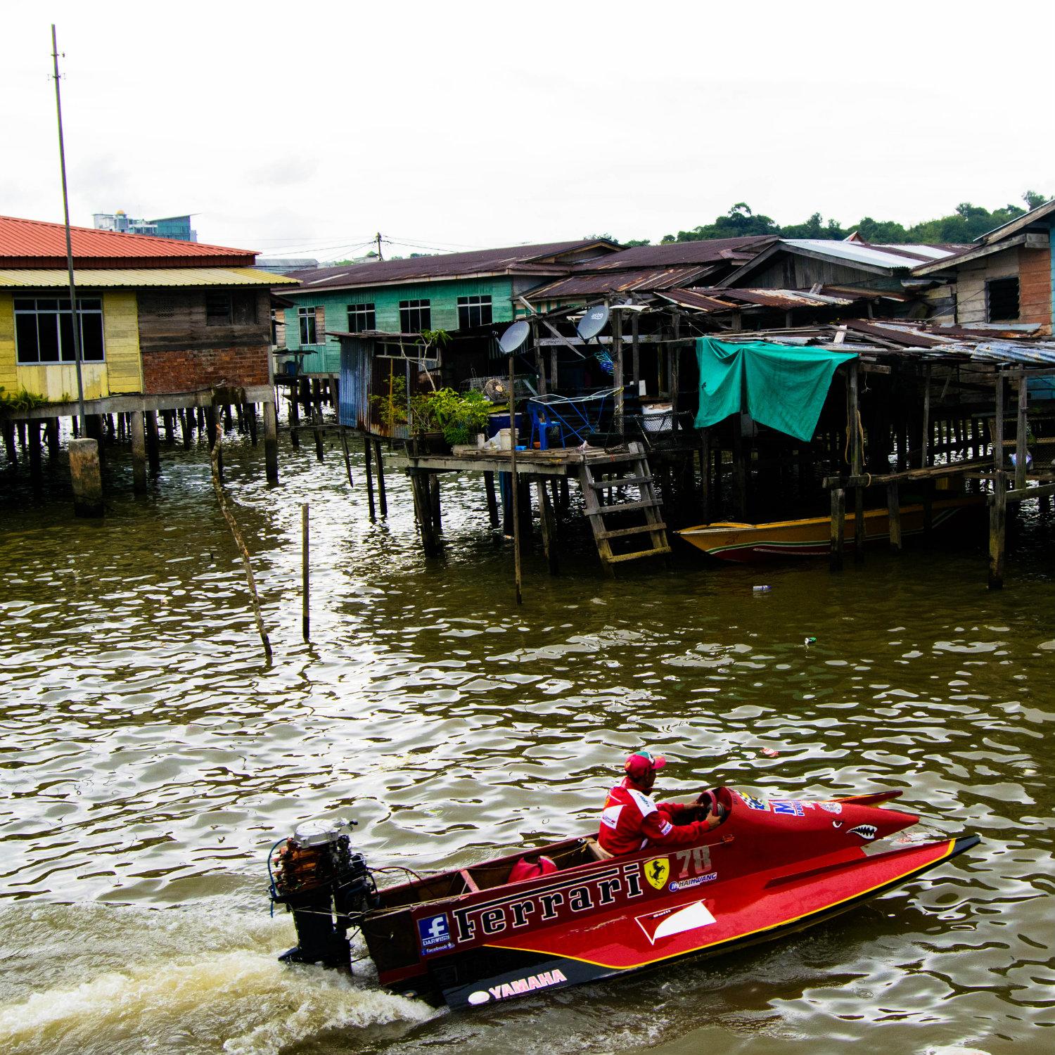 10-Beautiful-Brunei-WaterVillage-03