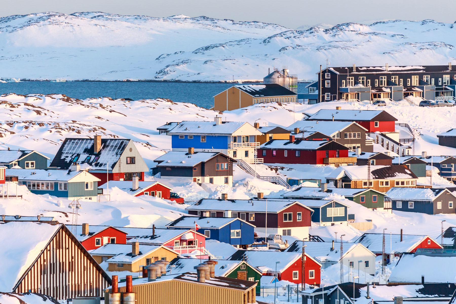 Colorful-Towns-Nuuk-3