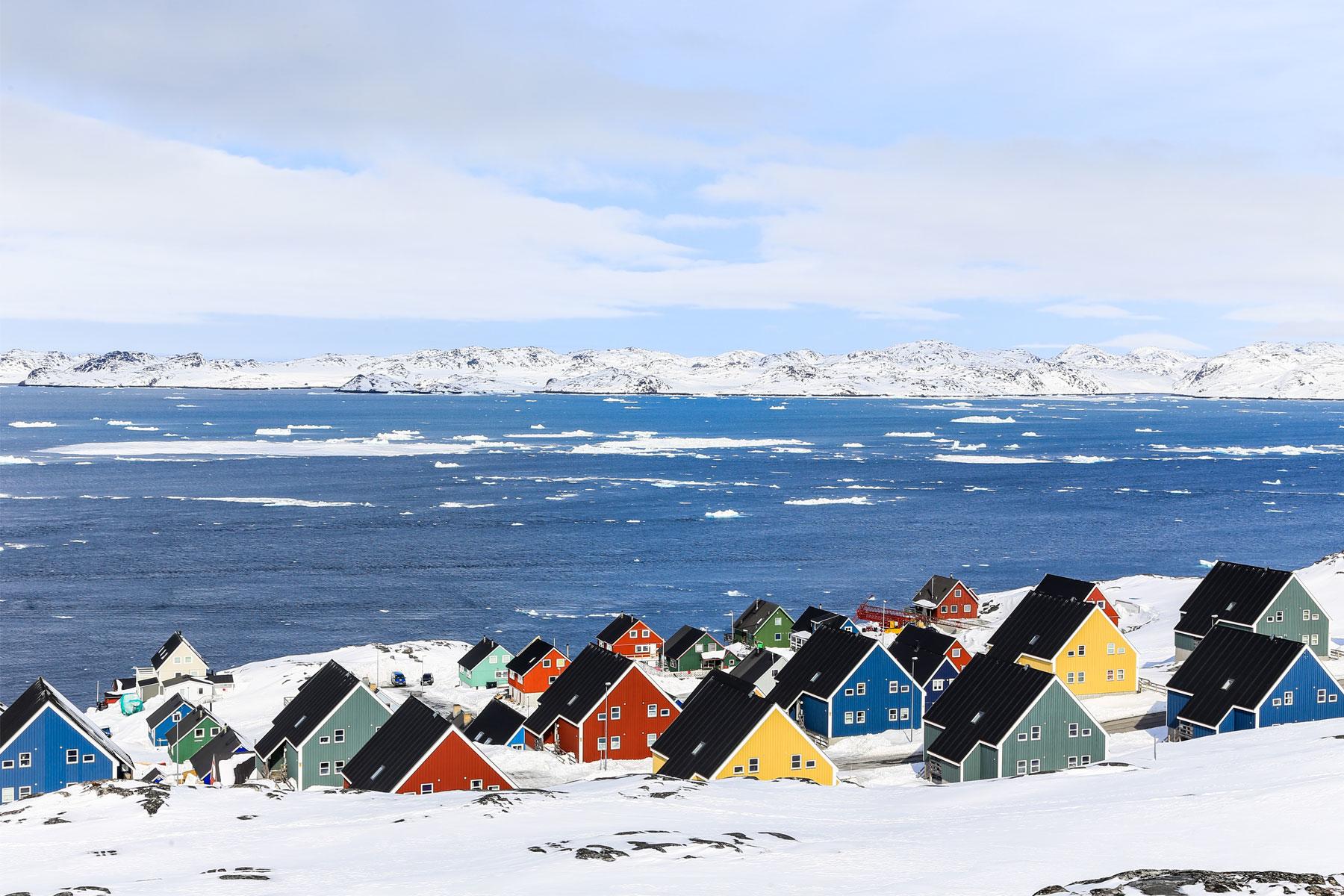 Colorful-Towns-Nuuk