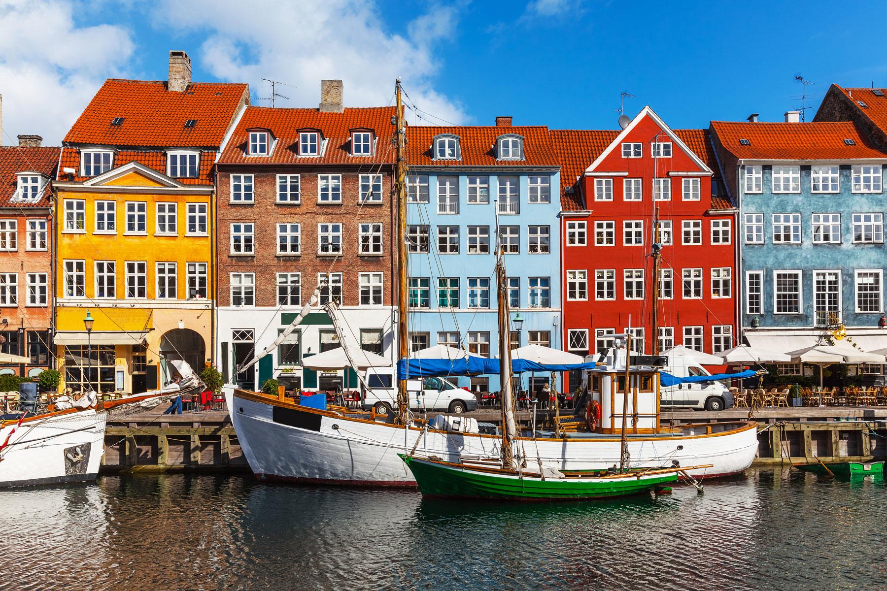 Colorful-Towns-Nyhavn