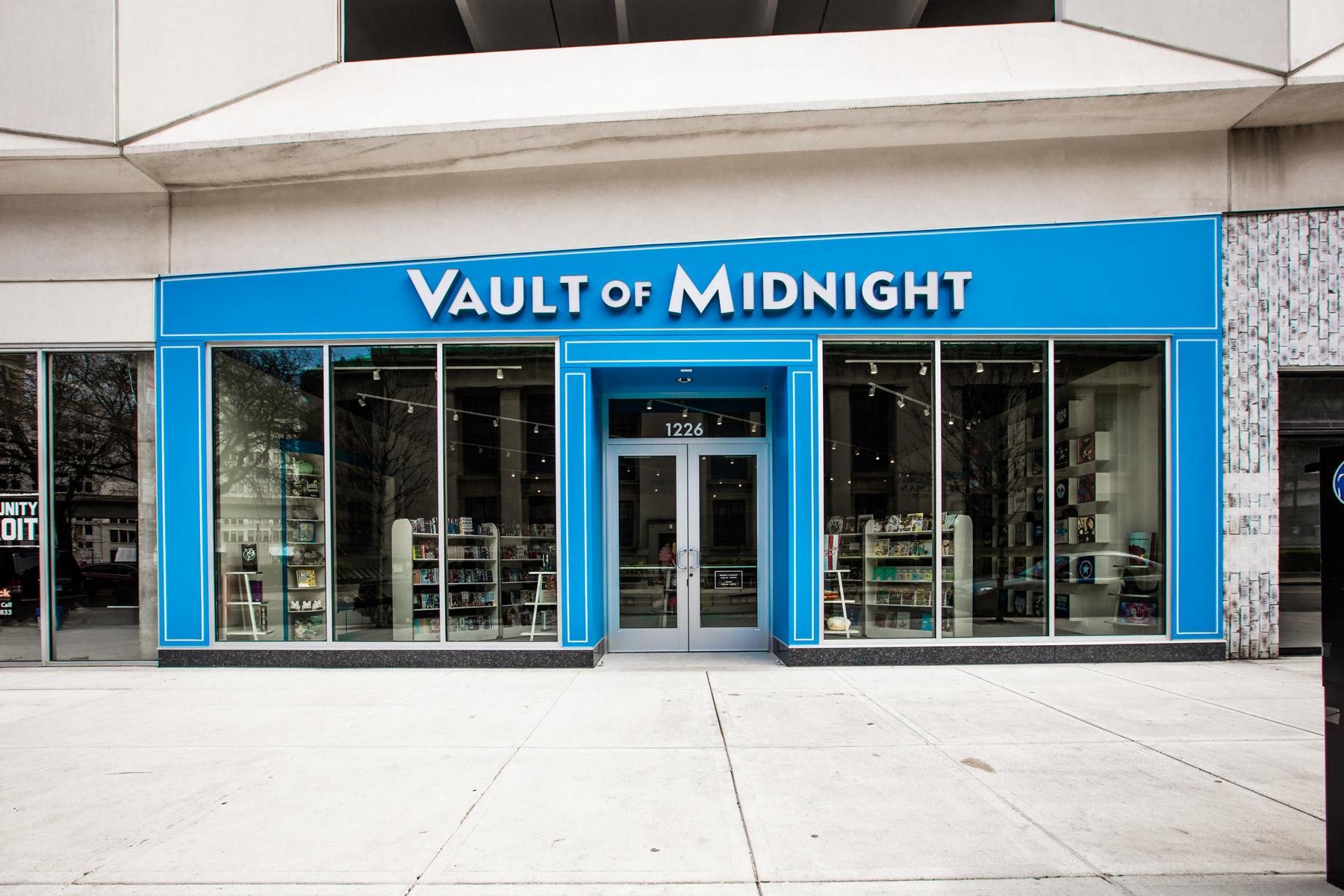 comic-book-shops-vault-of-midnight1