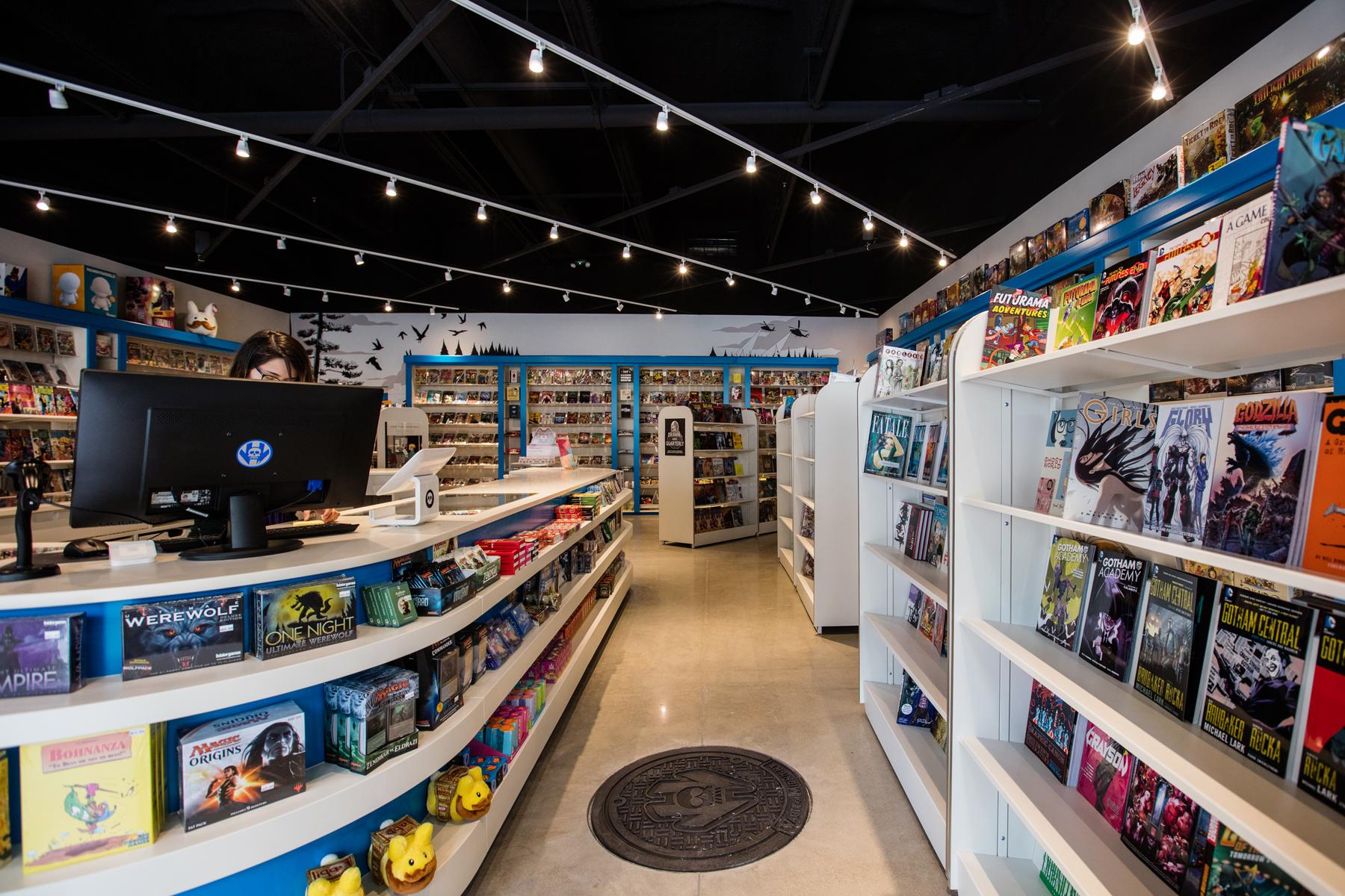 comic-book-shops-vault-of-midnight4