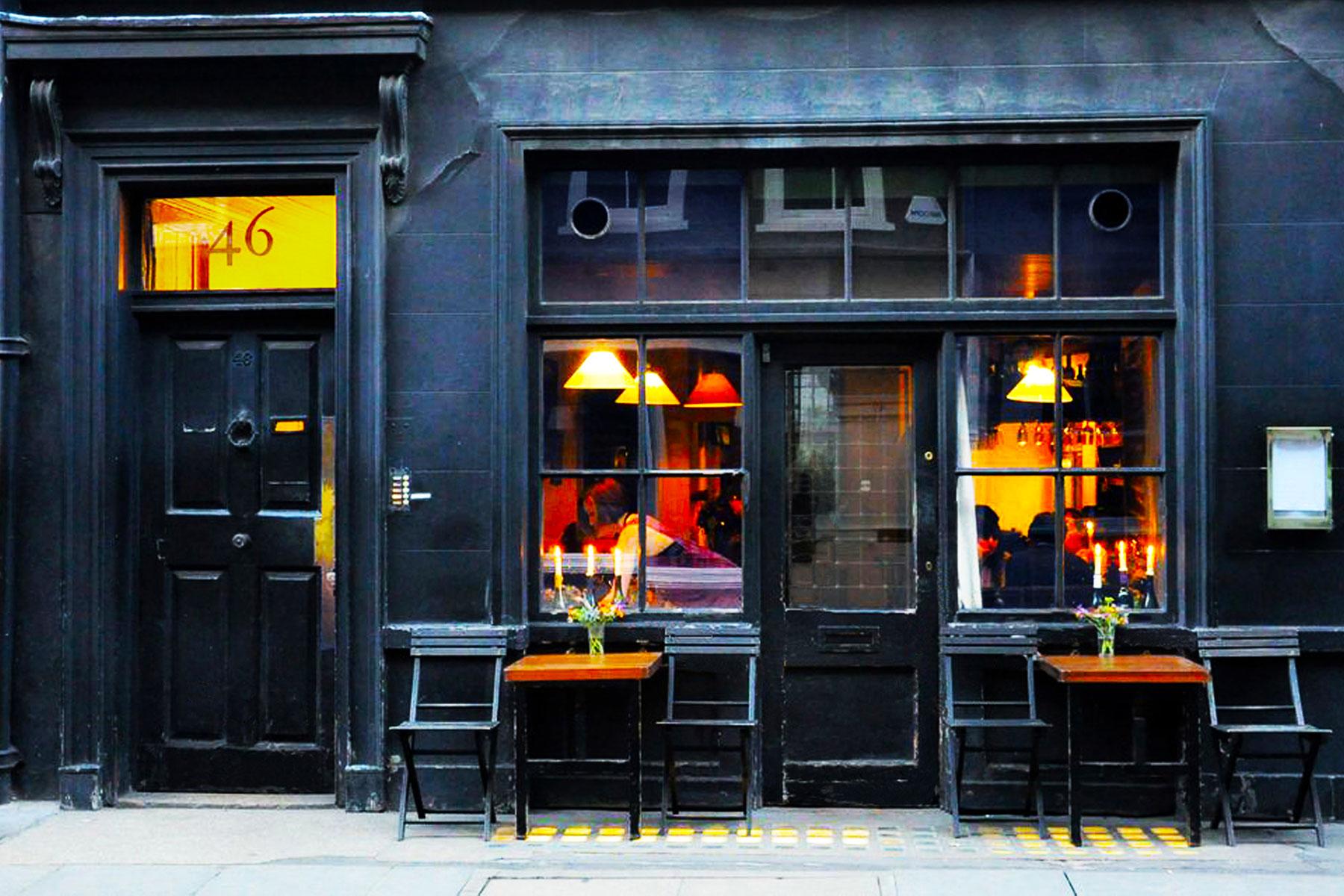 Cozy-Bars-London-Andrew-Edmunds-Soho