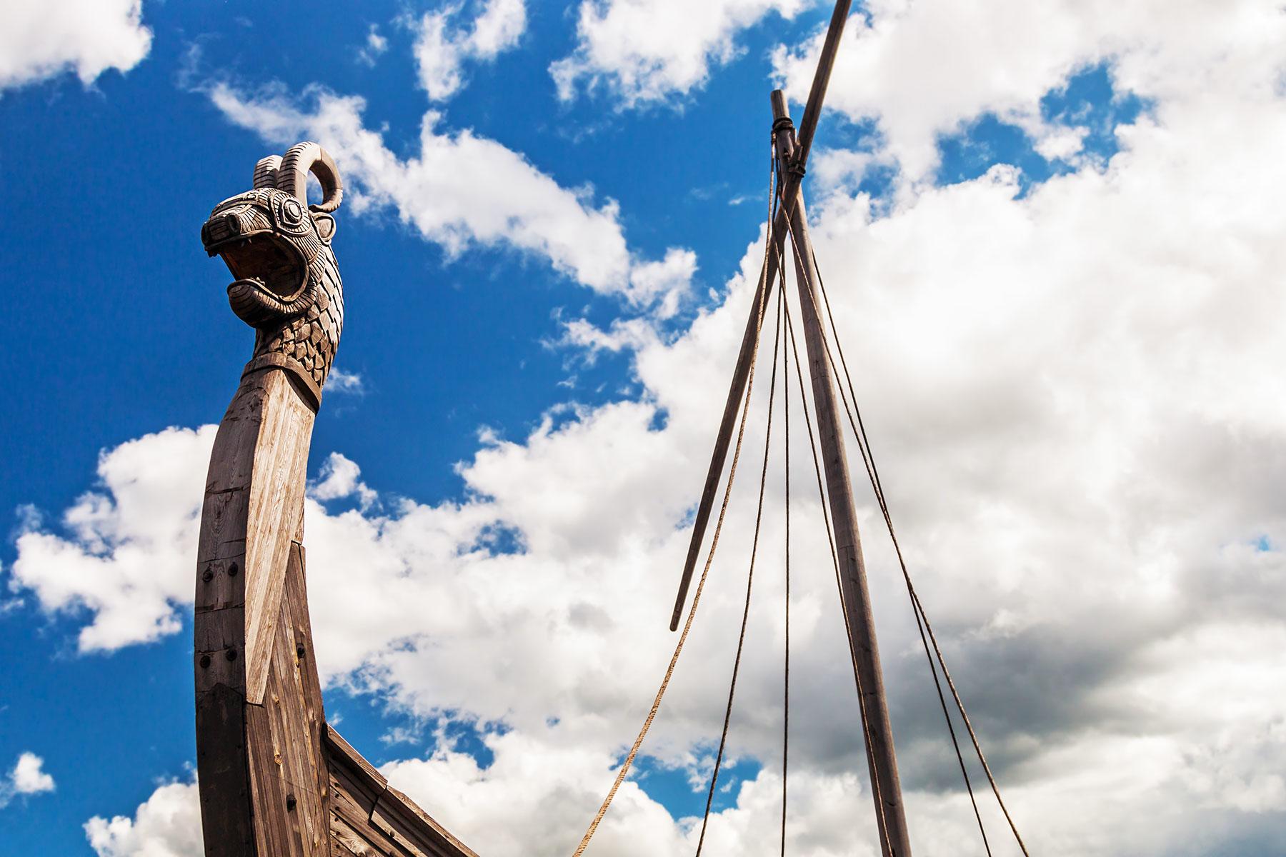 Go-Dragon-Hunting-Norway-Viking-Ships