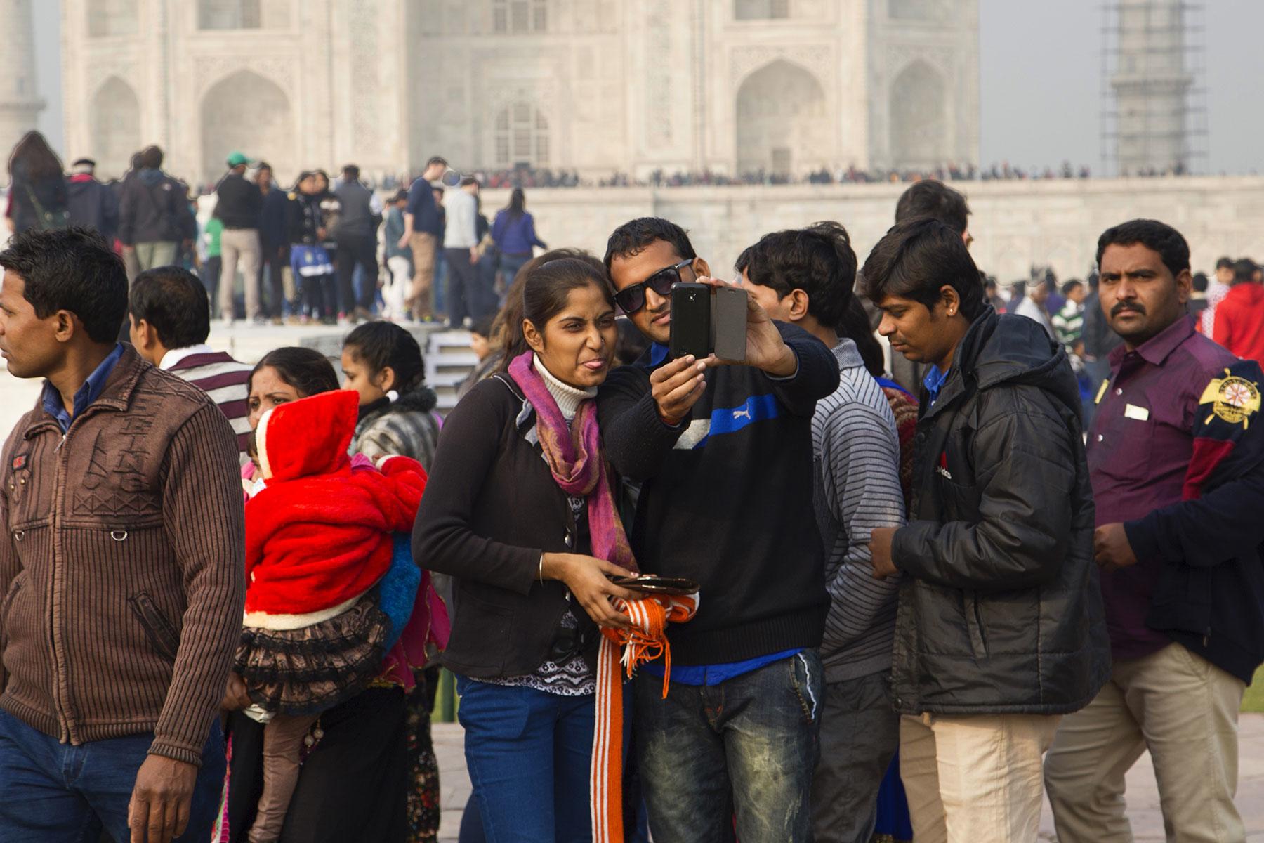 Taj-Mahal-FAQ-Is-It-Crowed