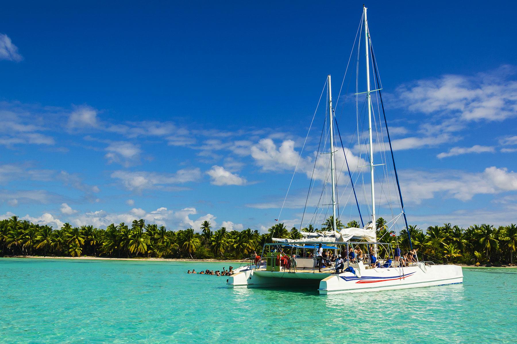 Ultimate-Things-To-Do-St-Lucia-Charter-A-Sailboat